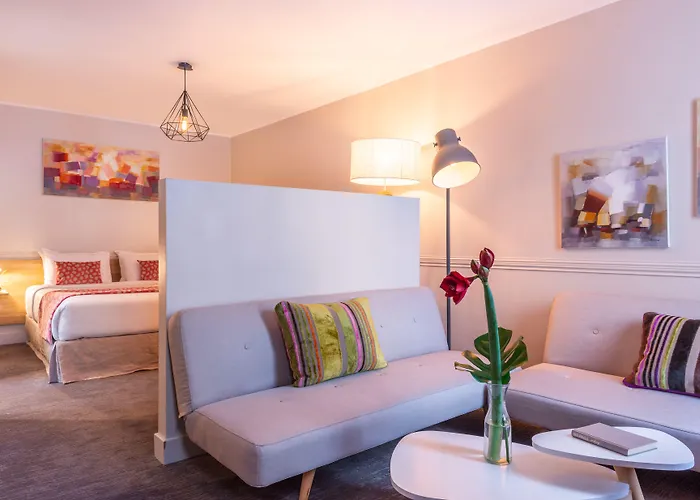 29 Lepic Hotel