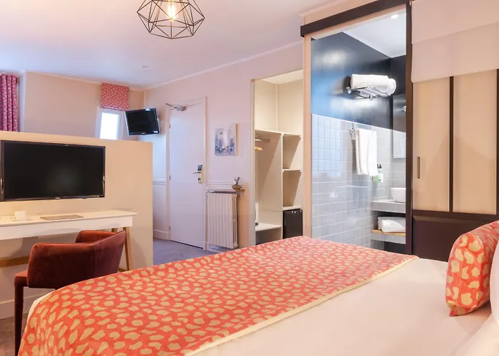 29 Lepic Hotel