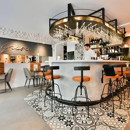 29 Lepic Hotell 3*