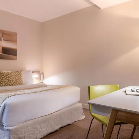 29 Lepic Hotell Paris