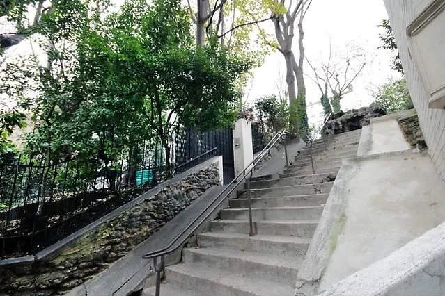 Hotel 29 Lepic Parigi