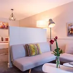 29 Lepic Hotel