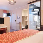 29 Lepic Hotel