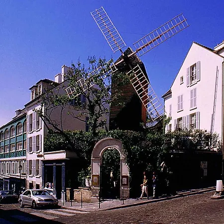 Hotel 29 Lepic 3*