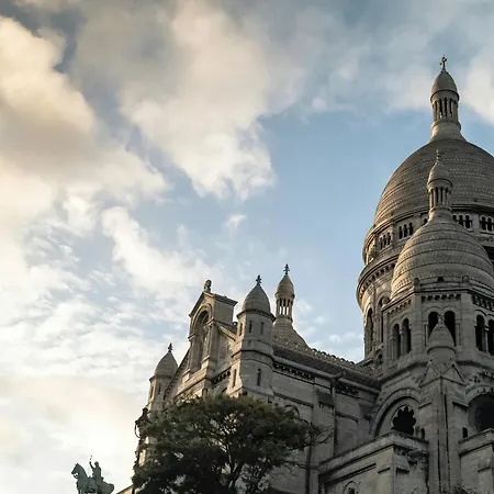 29 Lepic Paris