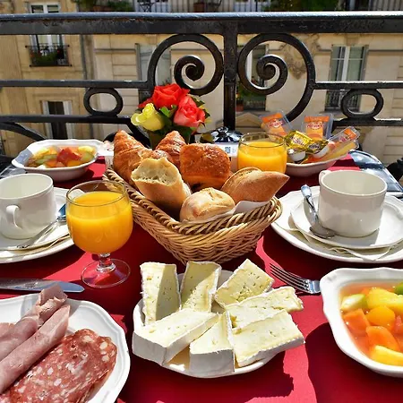 29 Lepic Hotel
