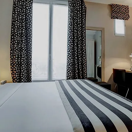 29 Lepic Hotel