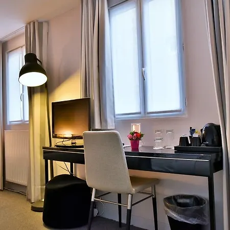 29 Lepic Hotel