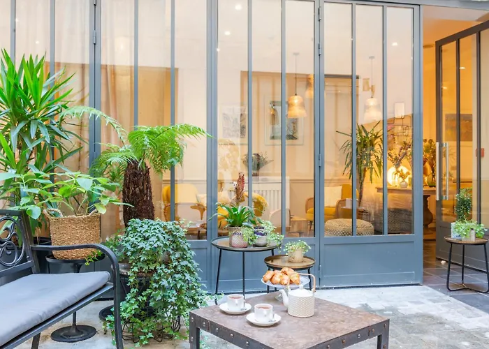 29 Lepic Hotel Paris