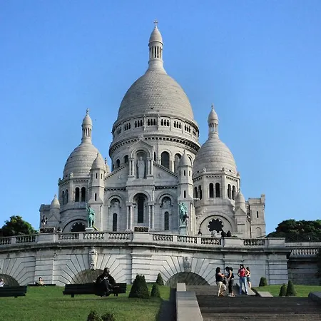 29 Lepic Hotel Paris